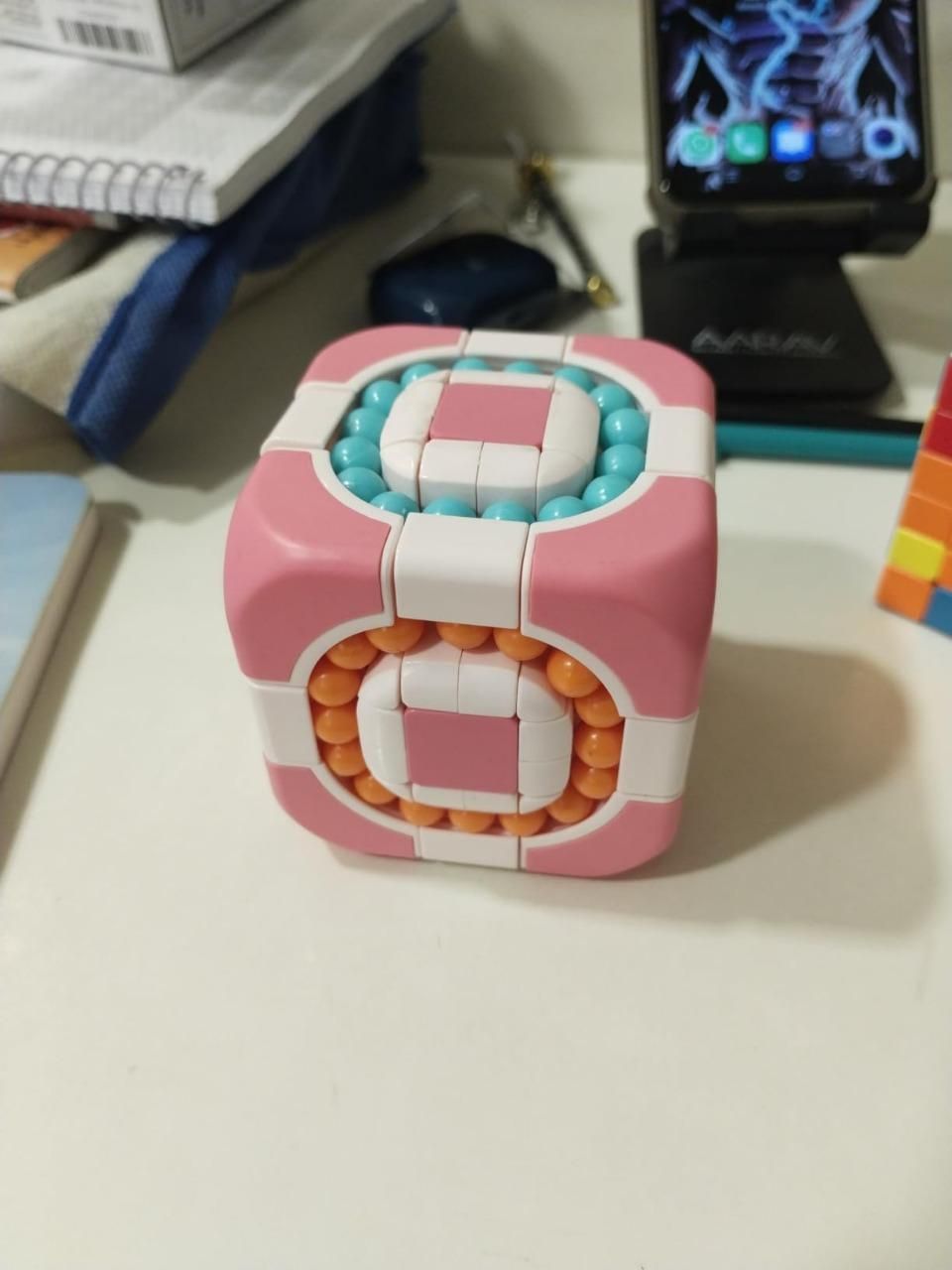 Finger Rotate Rubik Cube Puzzel